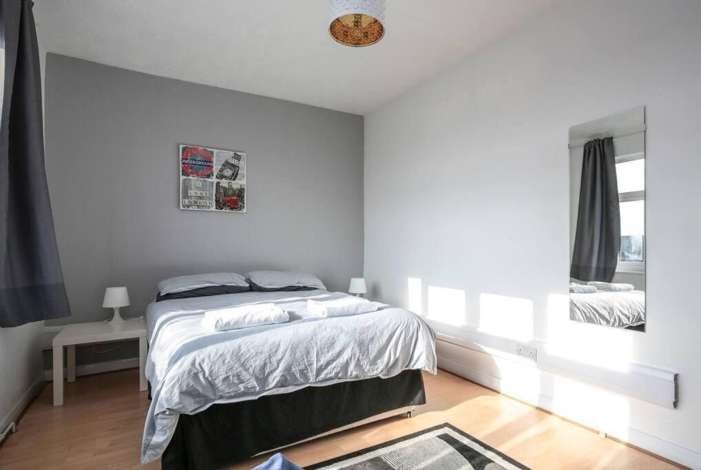 Large Modern Apartment With Garden Sleeps 10 Guests London Exterior photo